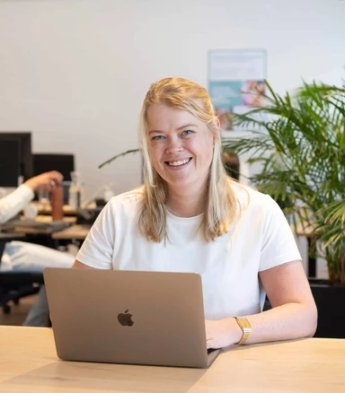 Consultant_aan het werk