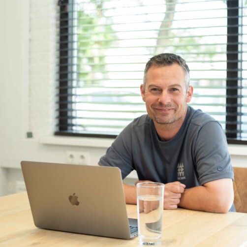 In camera kijkend_jasper(vervanging Jorg)