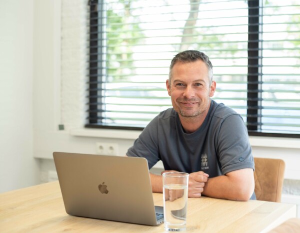 In camera kijkend_jasper(vervanging Jorg)